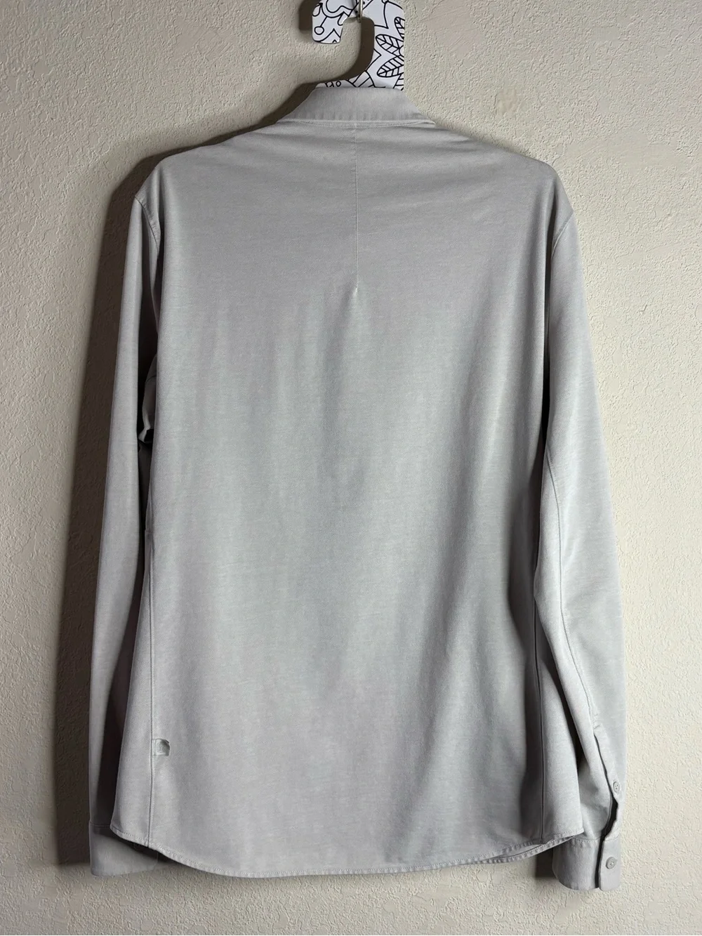 Lululemon Commission long sleeve button up shirt size medium